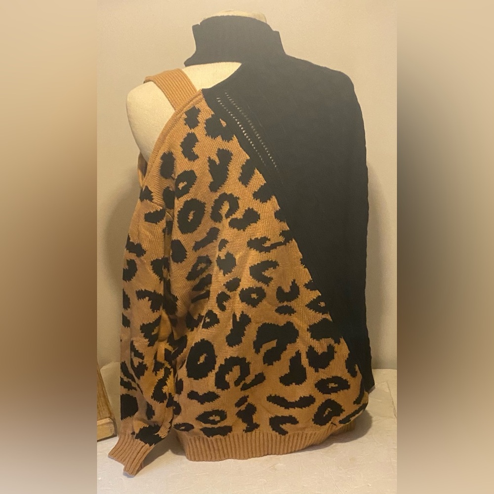 Off Shoulder Leppard Sweater New - Picture 5 of 7